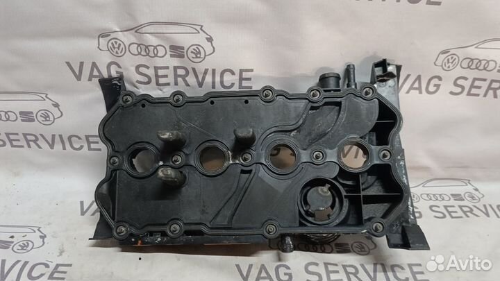 Крышка клапанная Volkswagen Passat B6