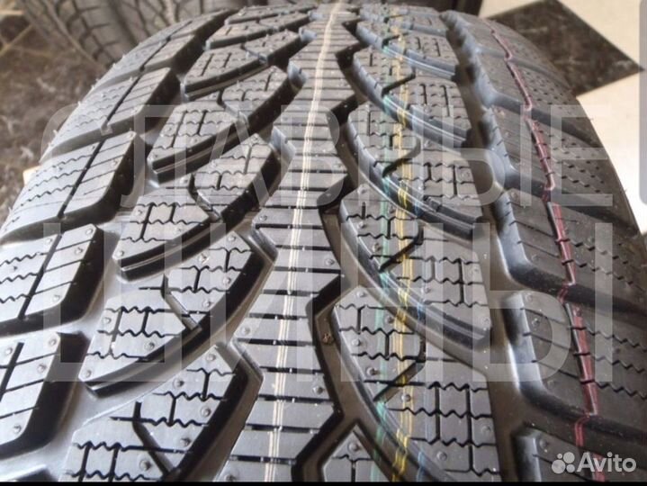 Bridgestone Blizzak LM-32 255/40 R18 99V
