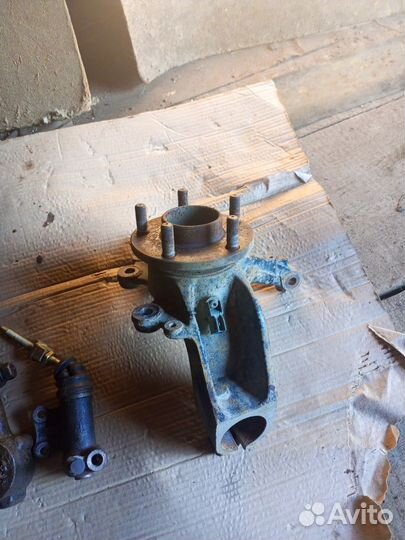 Поворотный кулак ford focus 2