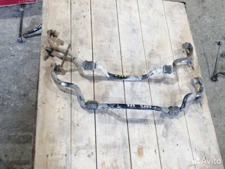 Стабилизатор задний Toyota Rav4