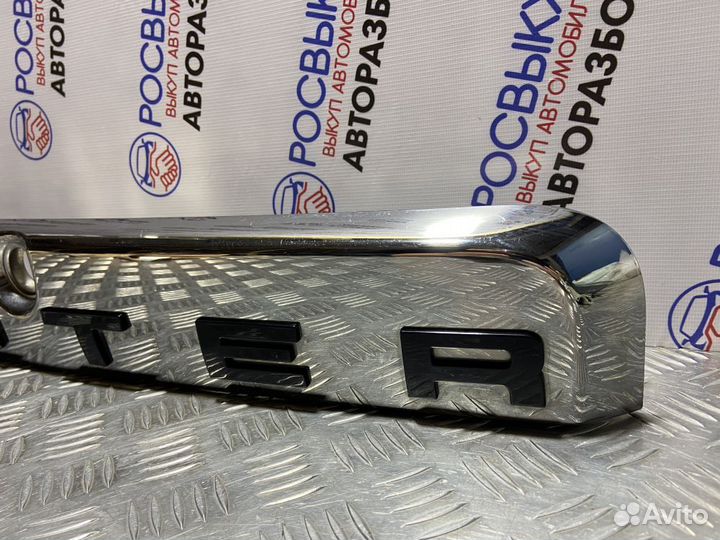 Накладка крышки багажника Renault Duster