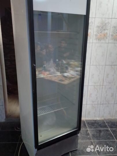 Холодильная витрина