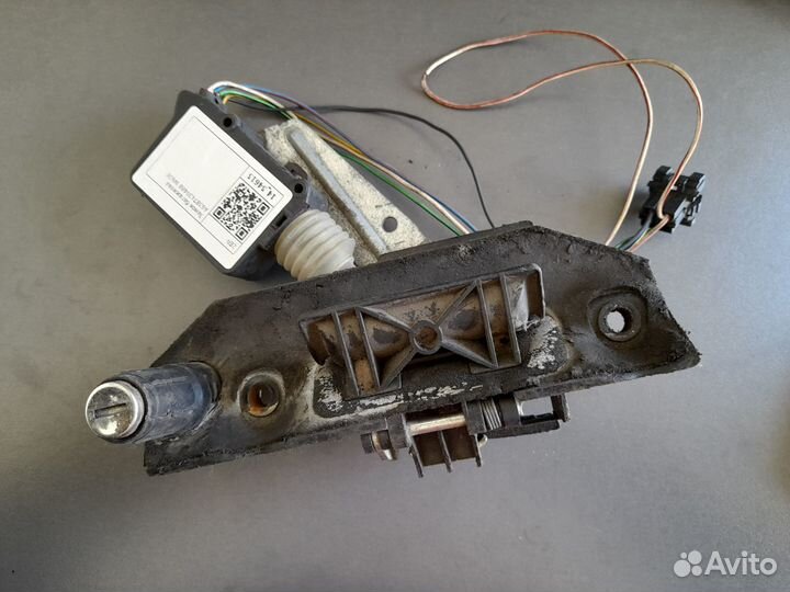 Мерседес Вито Замок крышки багажника