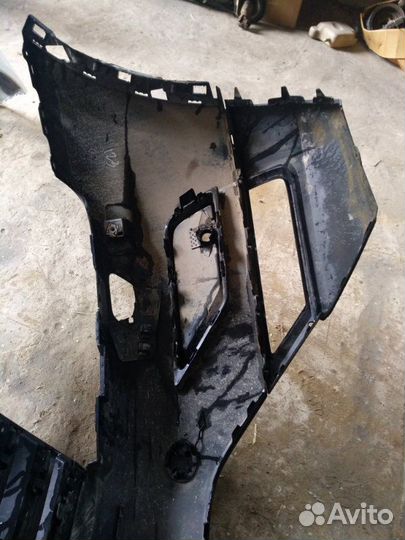 Бампер с решеткой радиатора Volkswagen Tiguan