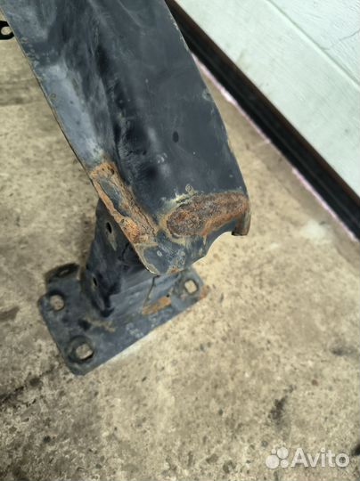 Усилитель переднего бампера Volkswagen Polo V