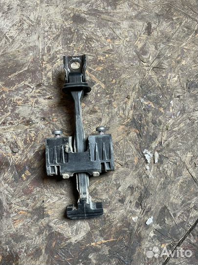 Ограничитель двери задней левой bmw f15 x5