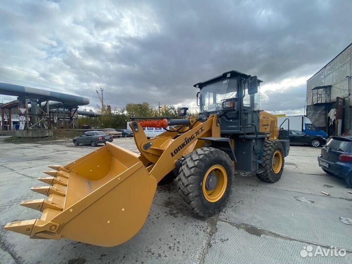 Фронтальный погрузчик Lonking LG833G, 2023