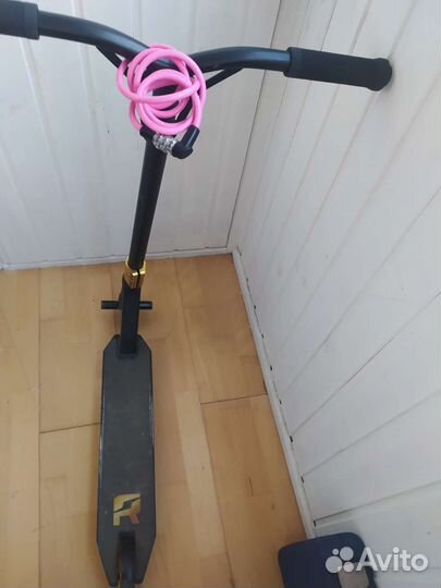 Трюковой самокат reaction Сро.чно