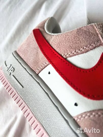 Nike Air Force 1 Valentine's Day