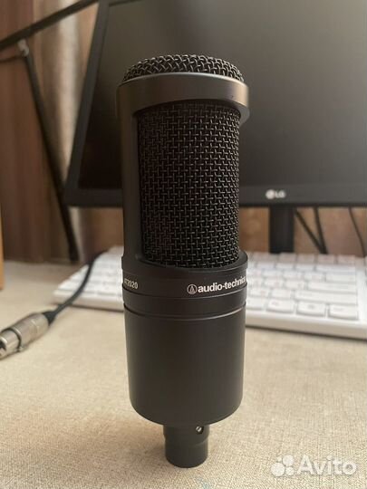 Студийный микрофон AT2020 Audio-Technica