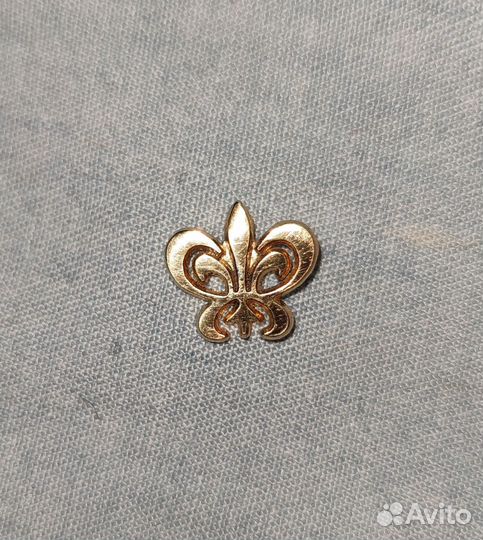 Брошь значок пин украшение флёр-де-лис