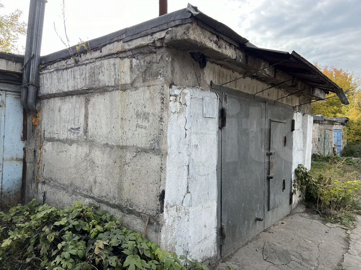 Гараж, > 30 м²