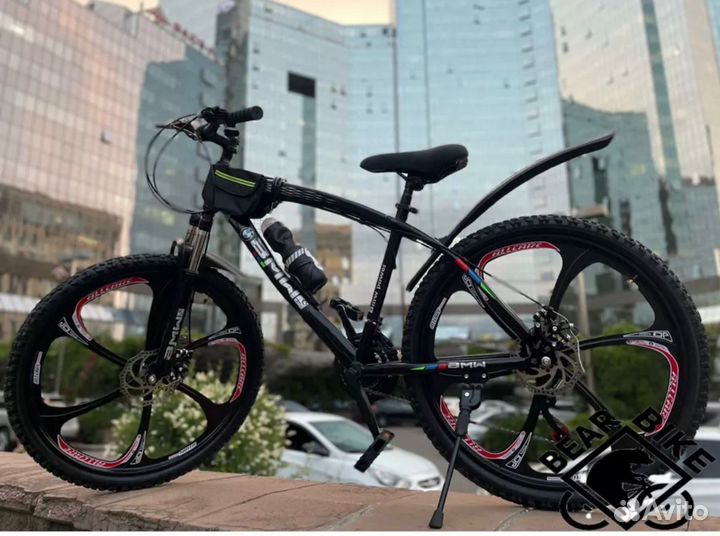 Велосипед BMW на литых дисках