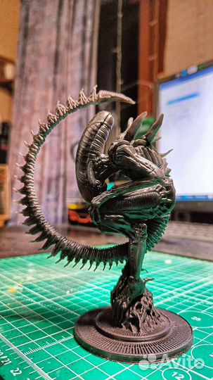 Фигурка. Чужой. Крашенная