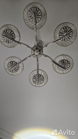 Люстра потолочная и бра