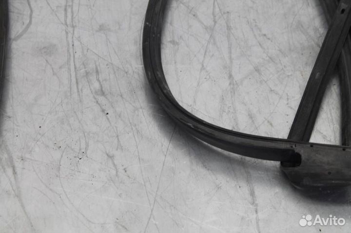 Уплотнитель двери задней правой Hyundai-KIA Solar