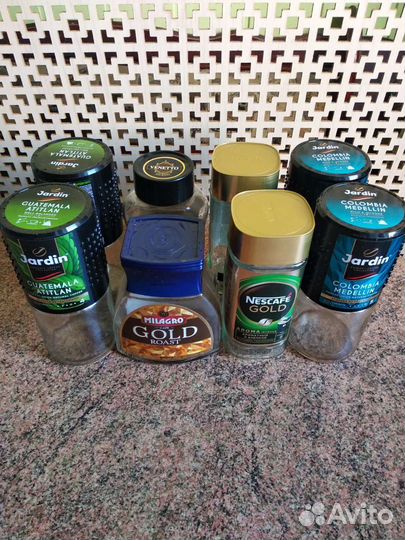 Банки с крышками