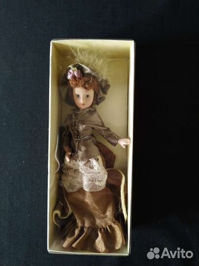 Кукла фарфоровая коллекционная