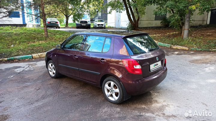 Skoda Fabia 1.6 AT, 2011, 124 300 км