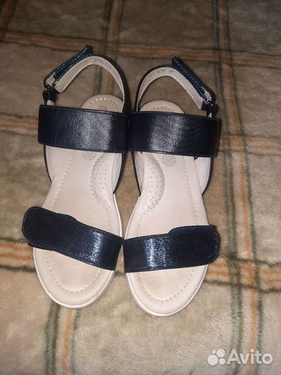 Босоножки для девочки 34-35