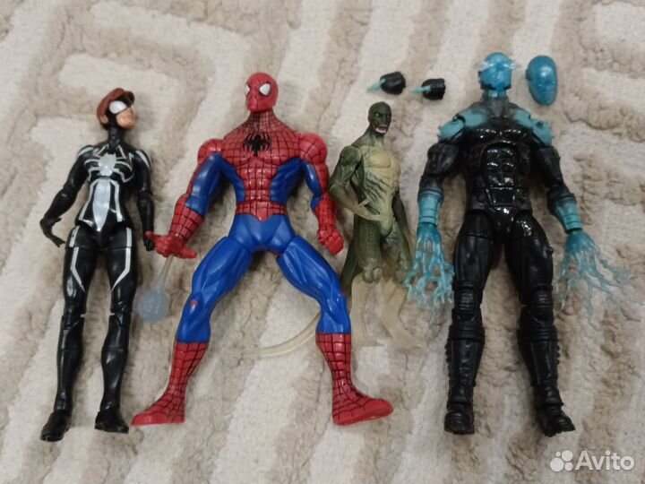 Фигурки героев Marvel