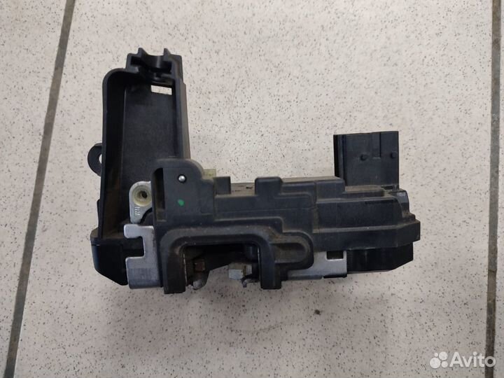 Замок задней правой двери на Opel Astra H Zafira B