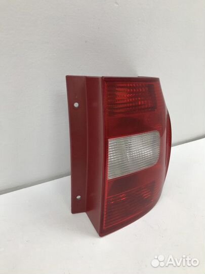 Фонарь задний правый Skoda Yeti