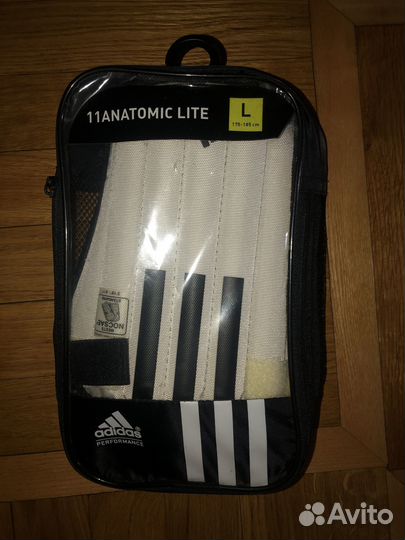 Новые щитки adidas