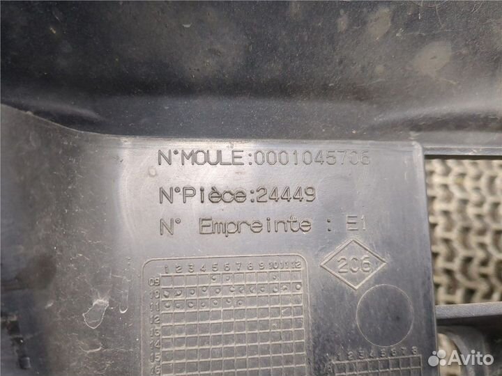 Решетка радиатора Renault Master 2010, 2013