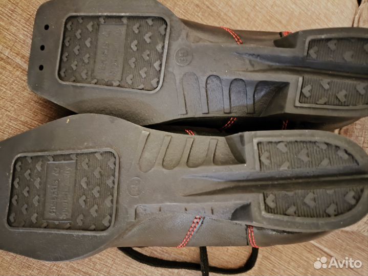 Лыжные ботинки