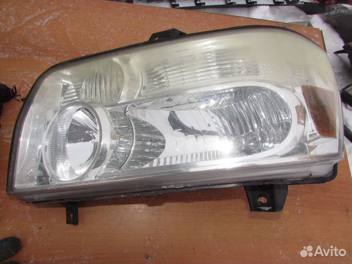 Фара Infiniti QX56 JA60 2004-2010 J24