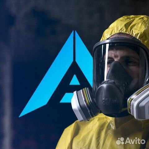 Рабочий чистильщик резервуаров