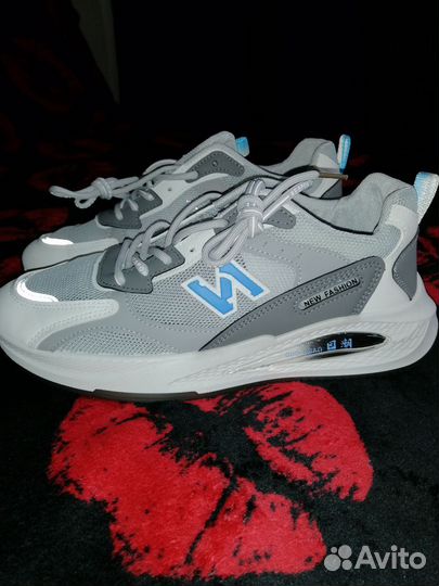 Кроссовки мужские, 43 размер. новые