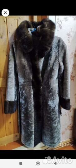 Шуба мутоновая, отделка норка с капюшоном