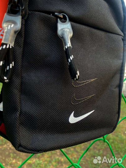 Сумка Nike (+ носки Nike в подарок)