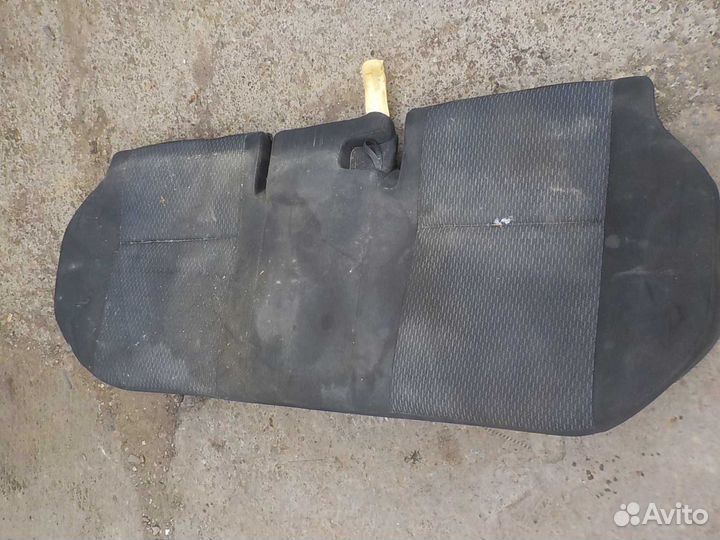 Сидение toyota corolla 180 заднее