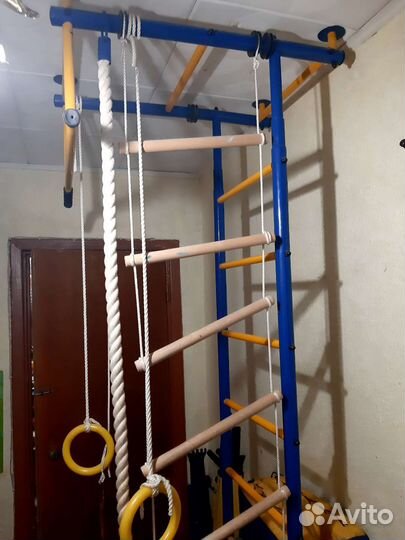 Шведская стенка с турником