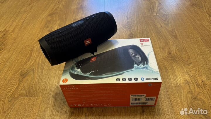 Портативная аккустика JBL charge3