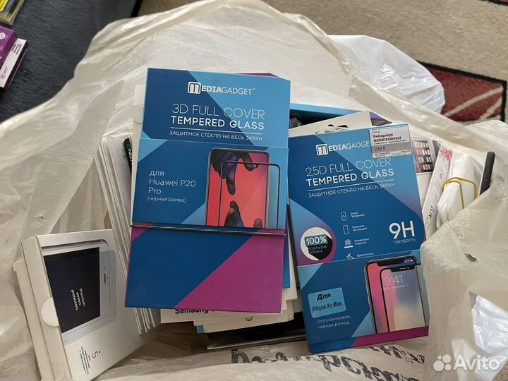 Чехлы и стекла на смартфоны