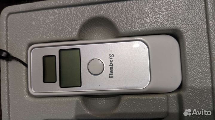 Цифровой алкотестер Elenberg