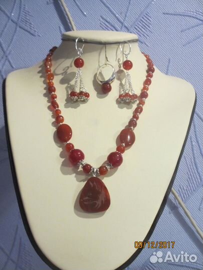 Сердоликовое колье