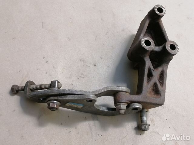 Кронштейн насоса гур 1.6 B6 Kia Sephia 1993-1997