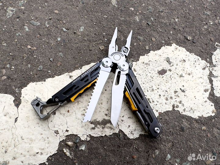 Мультитул Leatherman Signal Stainless