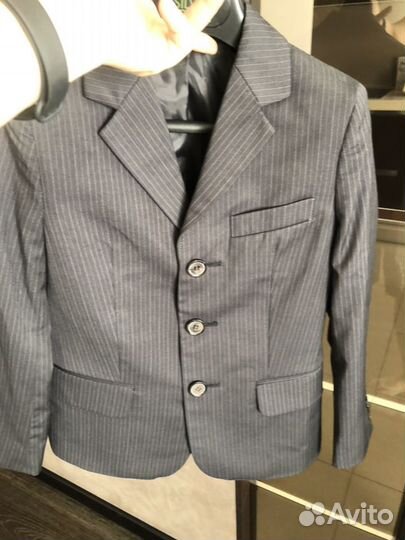 Продам школьный костюм на первоклассника