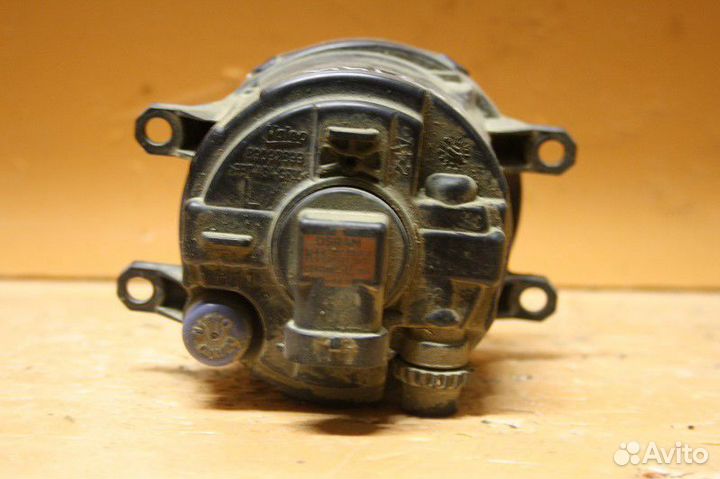 Фара противотуманная левая Toyota Land Cruiser Pra