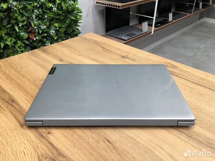 15.6 Lenovo Intel i5-10th/8gb/256SSD/500HDD