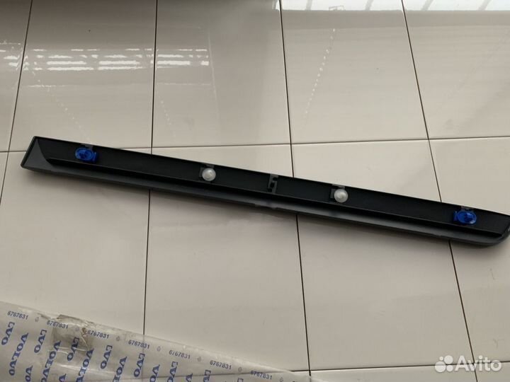 Молдинг двери правой задней Volvo S60 Оригинал нов