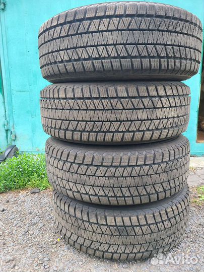 Bridgestone Blizzak DM-V3 235/65 R17 108S