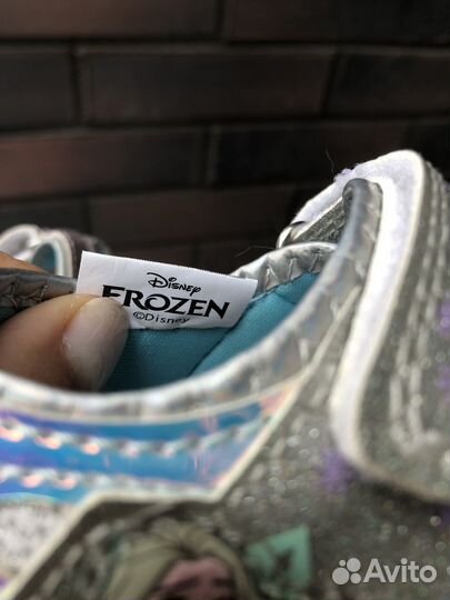 Босоножки светящиеся с Эльзой новые