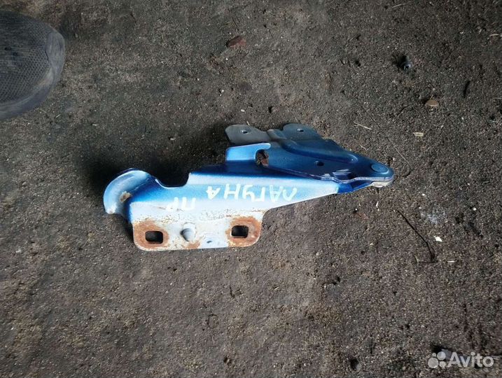 Петля капота правая renault laguna 2